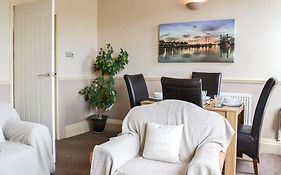 White Rose Apartment